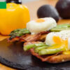 Imagem com uma bandeja para cozinhar ovos na Bimby