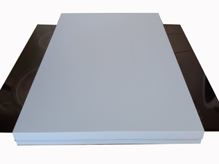 Base em Azul Claro em cima de uma placa